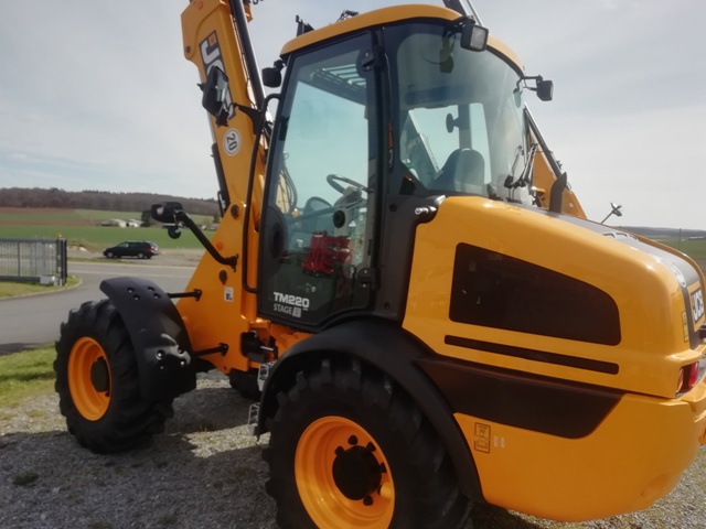 Teleskopradlader JCB TM 220 Agri