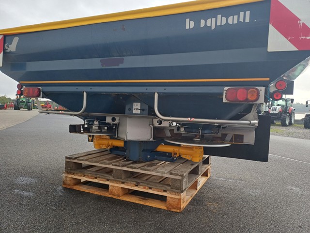 Düngerstreuer Bogballe M2 W D 1700l