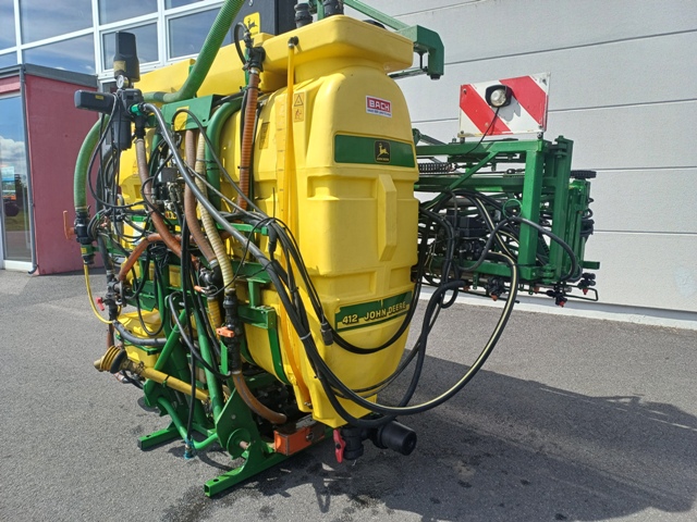 Feldspritze John Deere 412 (Douven)