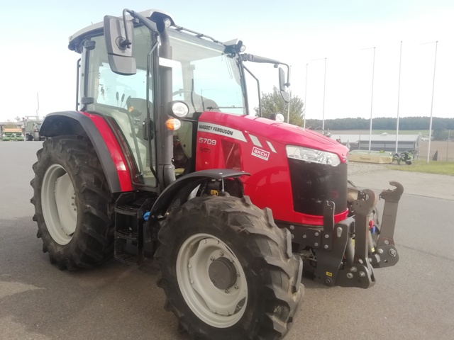 Schlepper Massey Ferguson 5709