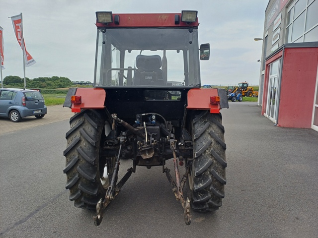 Schlepper Case IH 833 Allrad