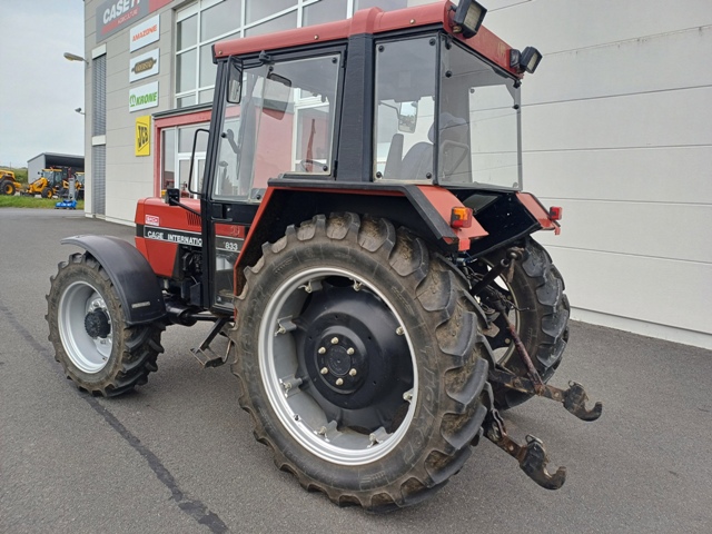 Schlepper Case IH 833 Allrad