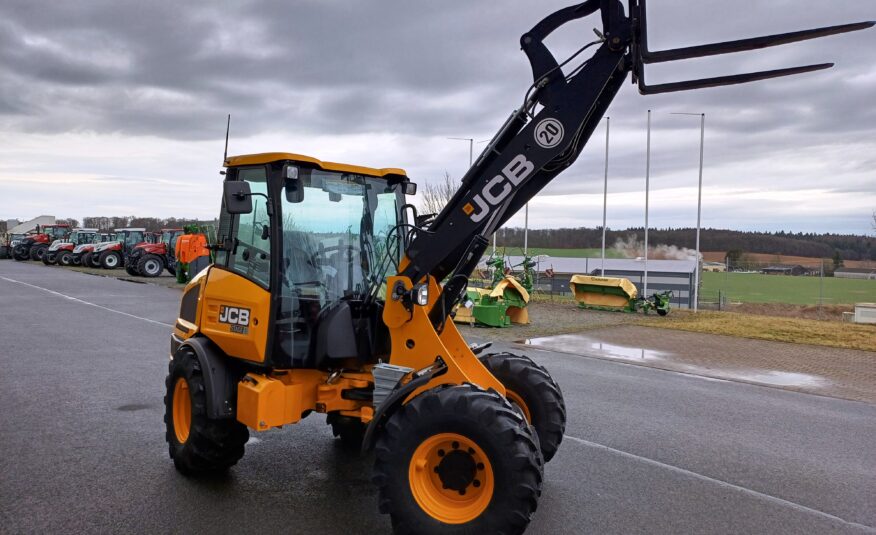 Kompaktradlader JCB 407 Agri StageV