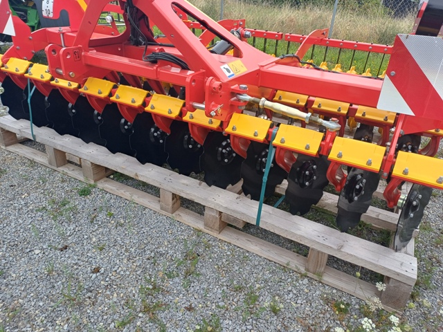 Kurzscheibenegge Väderstad Carrier CR 300