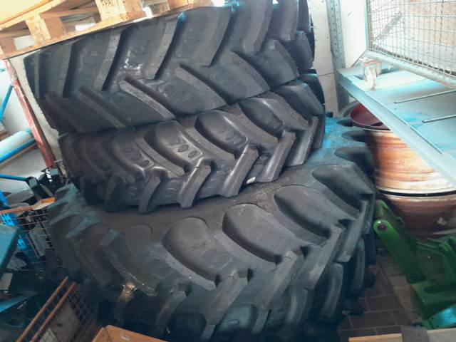 Pflegeräder BKT p.z. Case Puma LWB/ NH T7 LWB