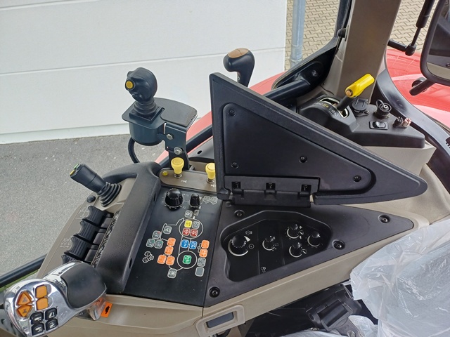 Schlepper CaseIH Maxxum 130 Multicontroller