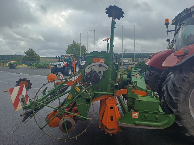 Drillkombination Amazone KE302 mit AD303