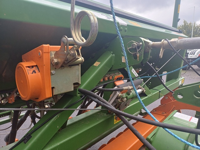 Drillkombination Amazone KE302 mit AD303