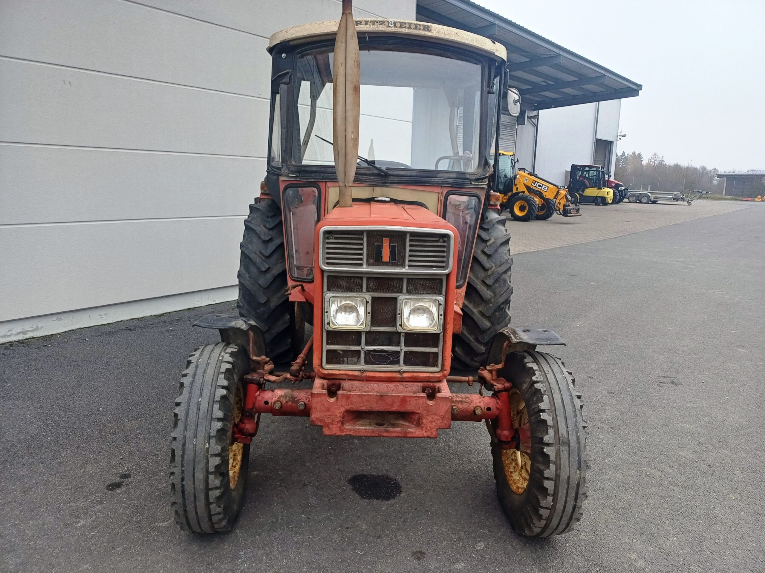 Schlepper Case IH 633