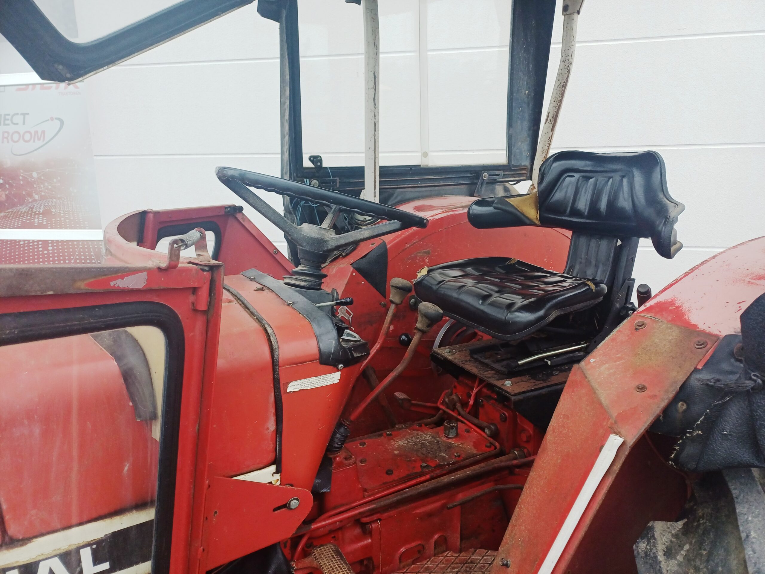 Schlepper Case IH 633