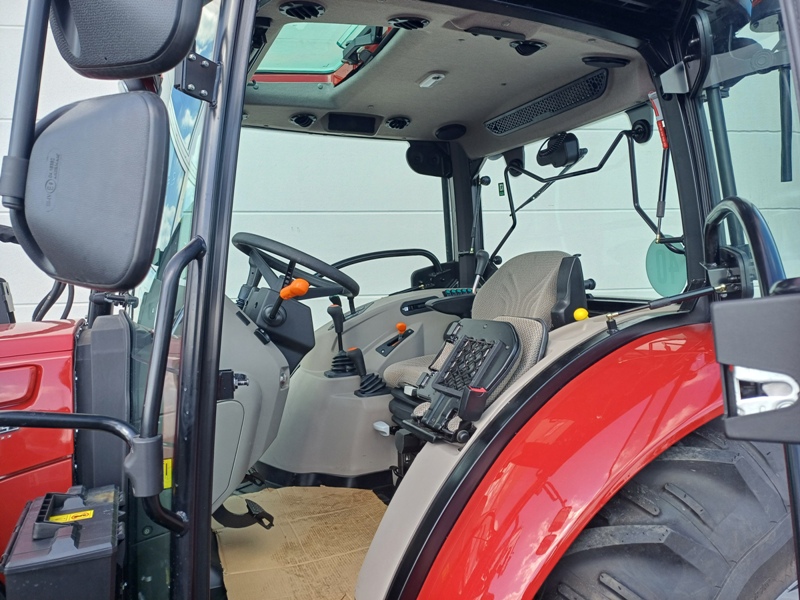 Schlepper CASE IH Farmall 75A