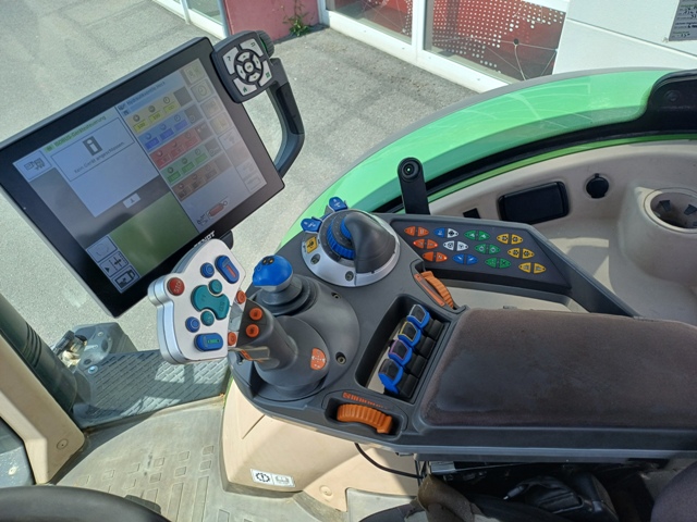 Schlepper Fendt 724 Profi Plus