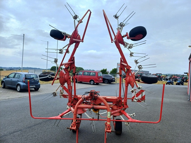 Kreiselwender Pöttinger Hit 69Z