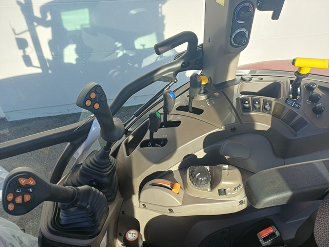 Schlepper CASE IH Farmall 100 C HiLo