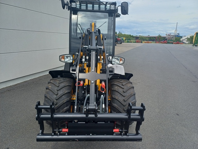 Kompaktlader JCB 403 Agri Plus