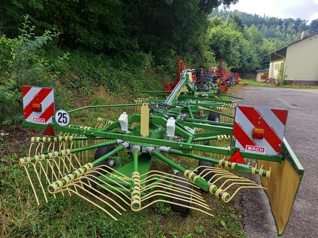 Kreiselschwader Krone Swadro 710/26T