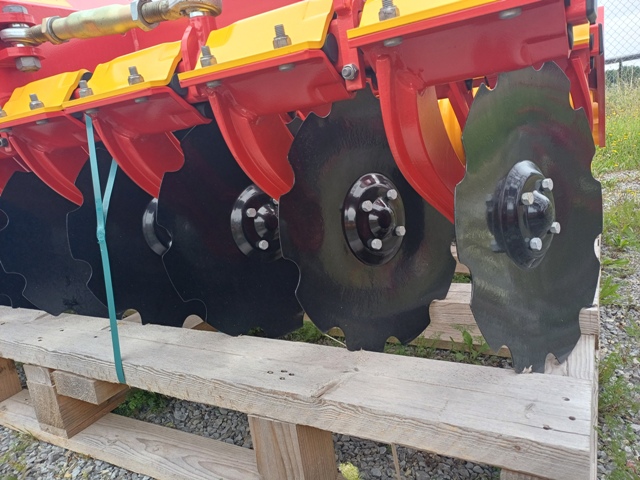 Kurzscheibenegge Väderstad Carrier CR 300