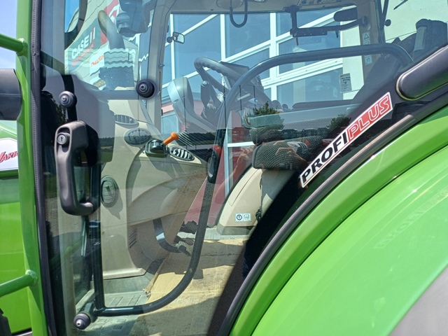 Schlepper Fendt 724 Profi Plus