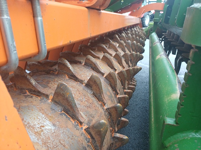 Drillkombination Amazone KE302 mit AD303