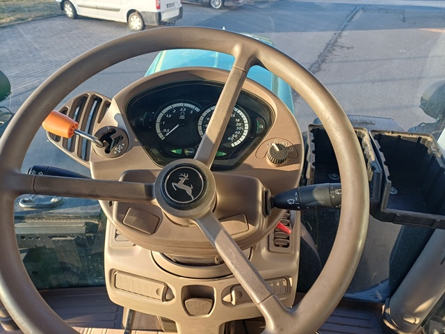 Schlepper John Deere R6175