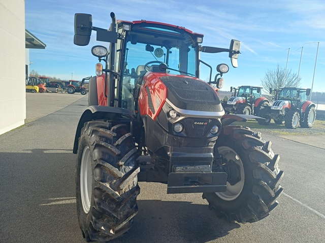 Schlepper CASE IH Farmall 100 C HiLo