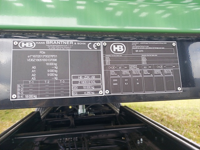 Zweiachs-Dreiseitenkipper Brantner Z 18051/Aktion