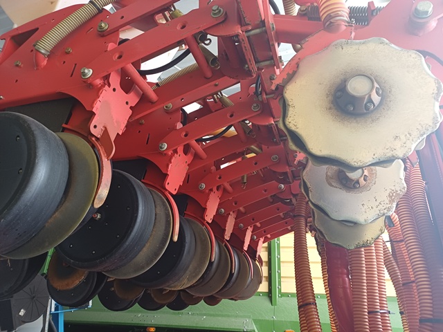 Einzelkornsämaschine Accord Optima 12 Reihig HD e-drive