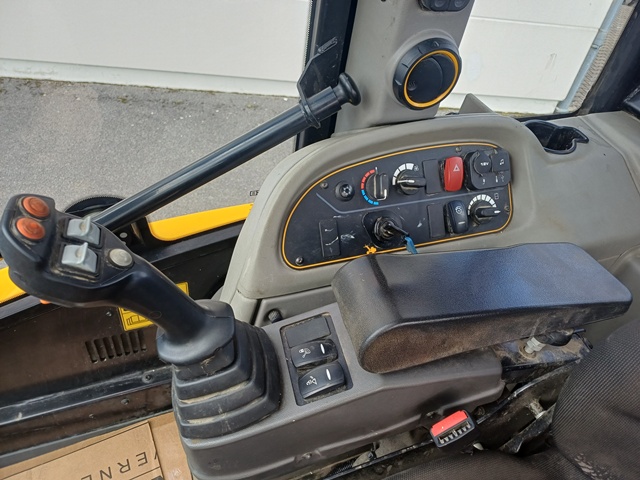 Teleskopradlader JCB TM320 Agri