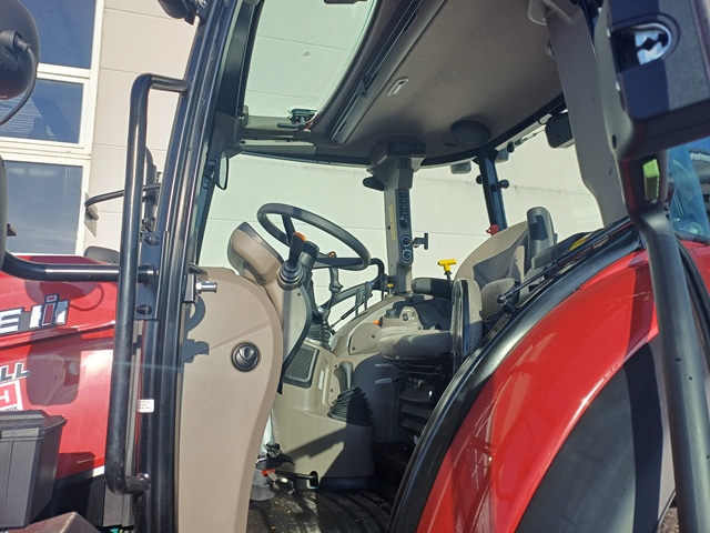 Schlepper CASE IH Farmall 100 C HiLo