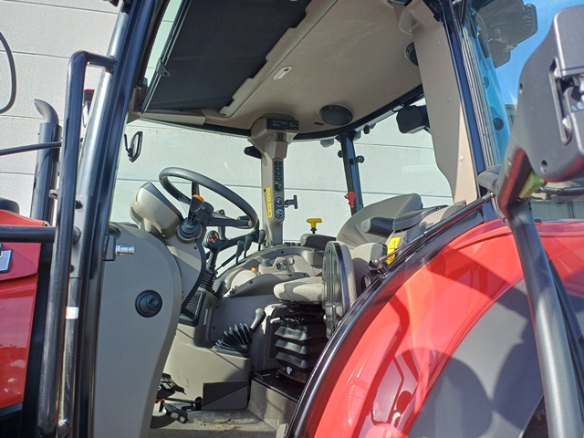 Schlepper CASE IH Farmall 100 C HiLo