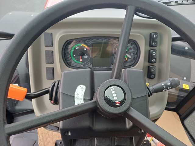 Schlepper CASE IH Farmall 100A PS