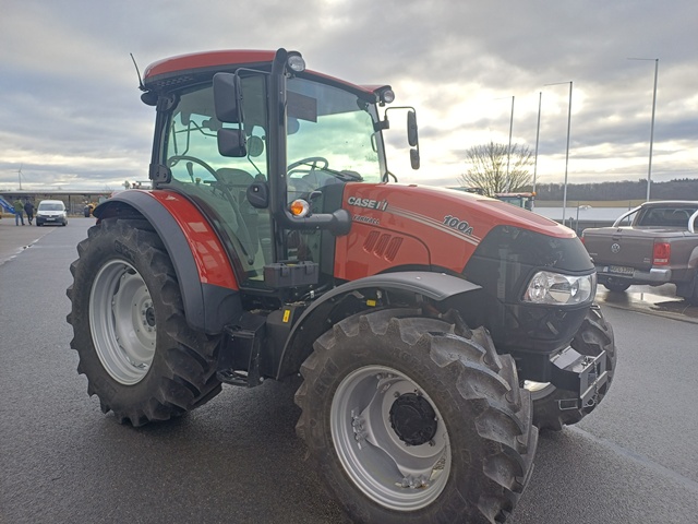 Schlepper CASE IH Farmall 100A PS