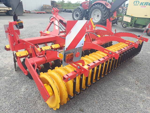Kurzscheibenegge Väderstad Carrier CR 300