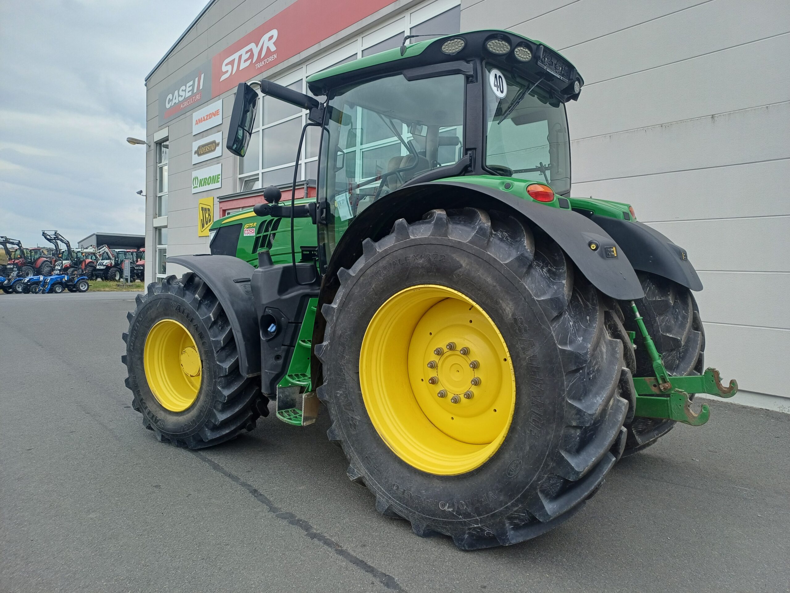 Schlepper John Deere R6175