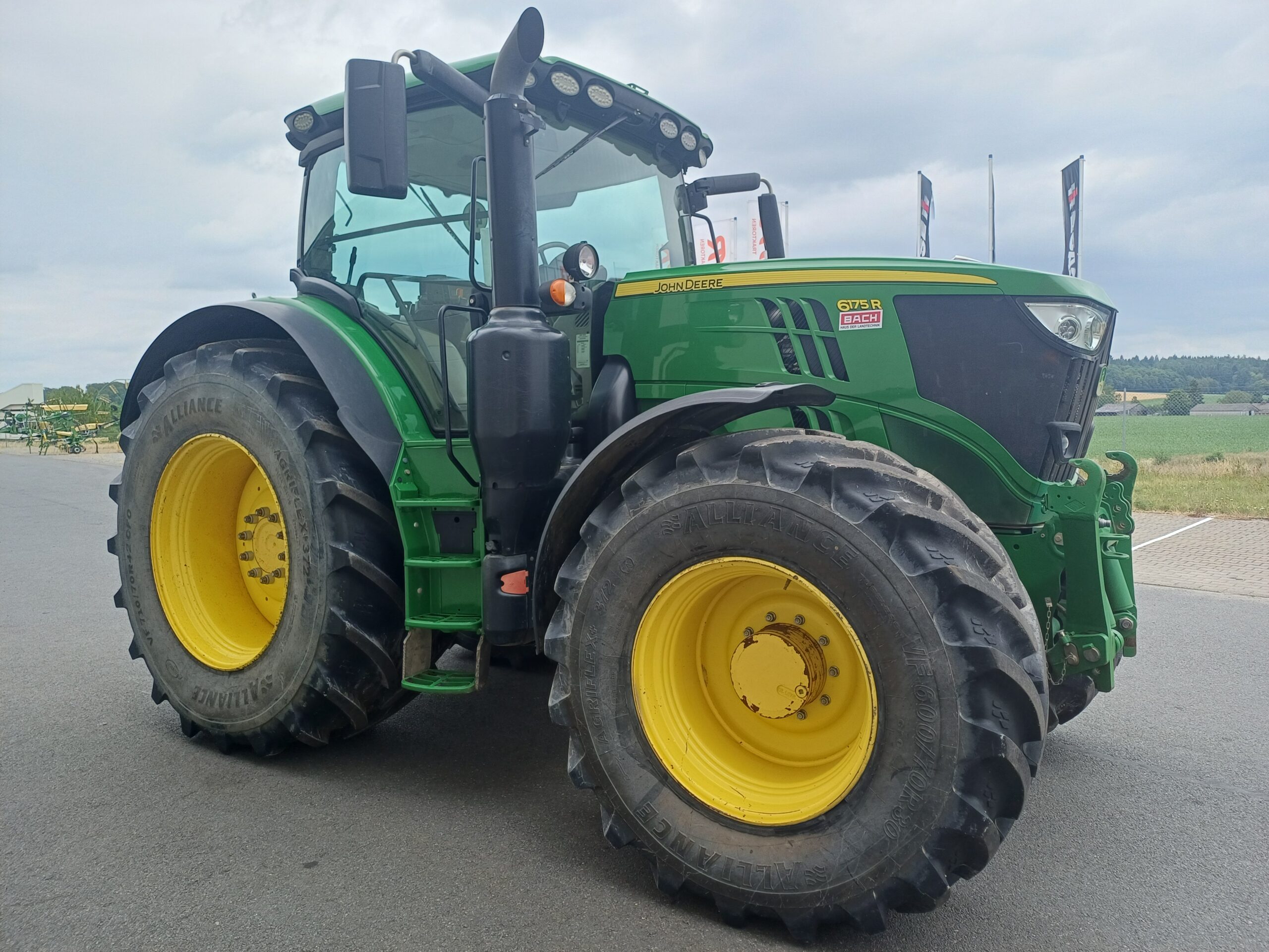Schlepper John Deere R6175