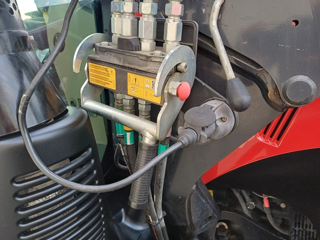 Schlepper CASE IH Luxxum 100