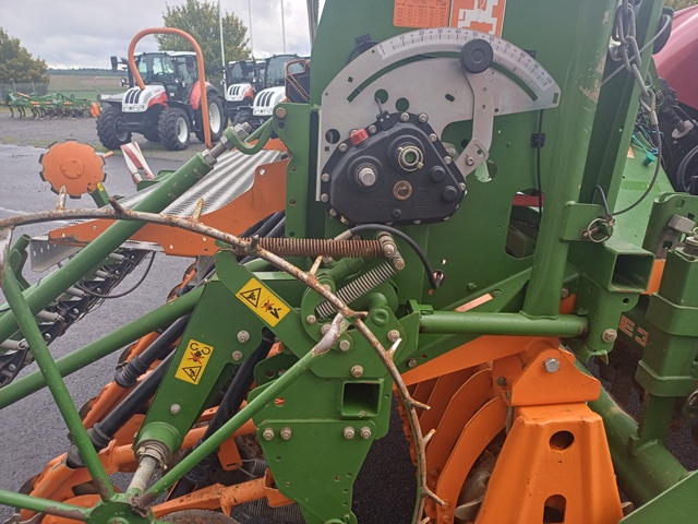 Drillkombination Amazone KE302 mit AD303