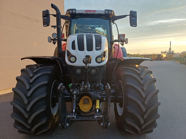 Schlepper STEYR Absolut 6240 CVT