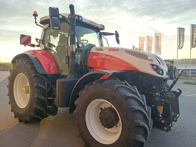 Schlepper STEYR Absolut 6240 CVT