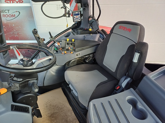 Schlepper STEYR Absolut 6240 CVT