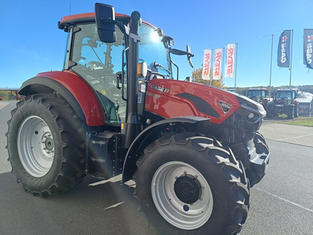 Schlepper Case IH Farmall 100M